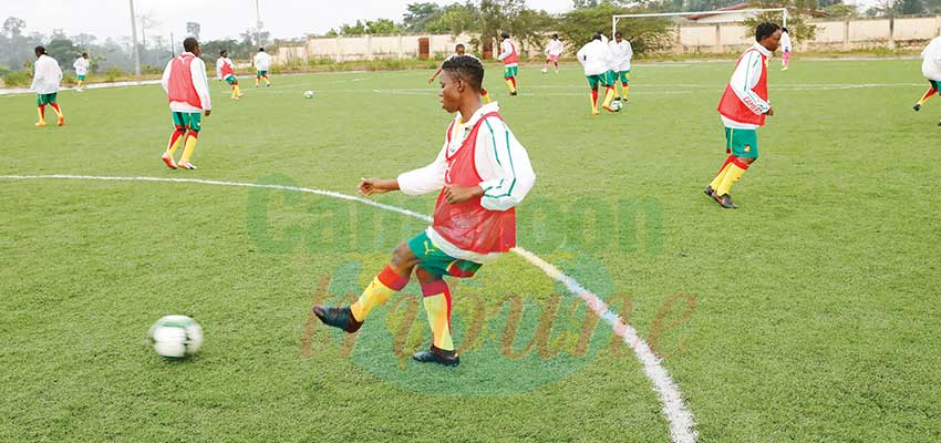 Mondial de football féminin: 30 Lionnes en stage