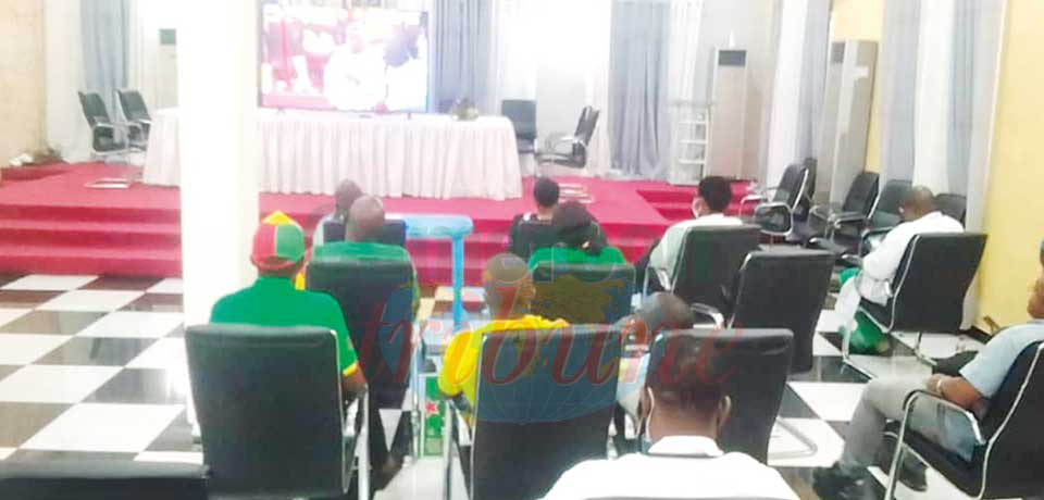 Douala  : les Lions font vibrer Laquintinie