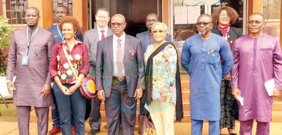 West Region : Governor, UN Official Discuss Peace, Stability West Region : Governor, UN Official Discuss Peace, Stability