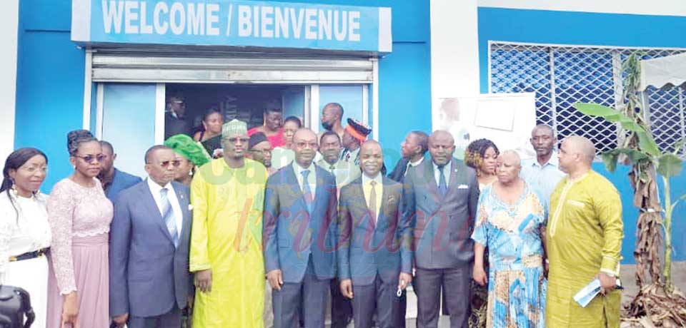 Minister Achille Bassilekin III opens BB incubator. Minister Achille Bassilekin III opens BB incubator.