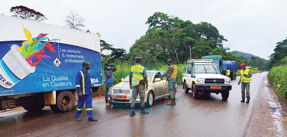 Axe Yaoundé – Bertoua : la gendarmerie sensibilise et réprime Axe Yaoundé – Bertoua : la gendarmerie sensibilise et réprime