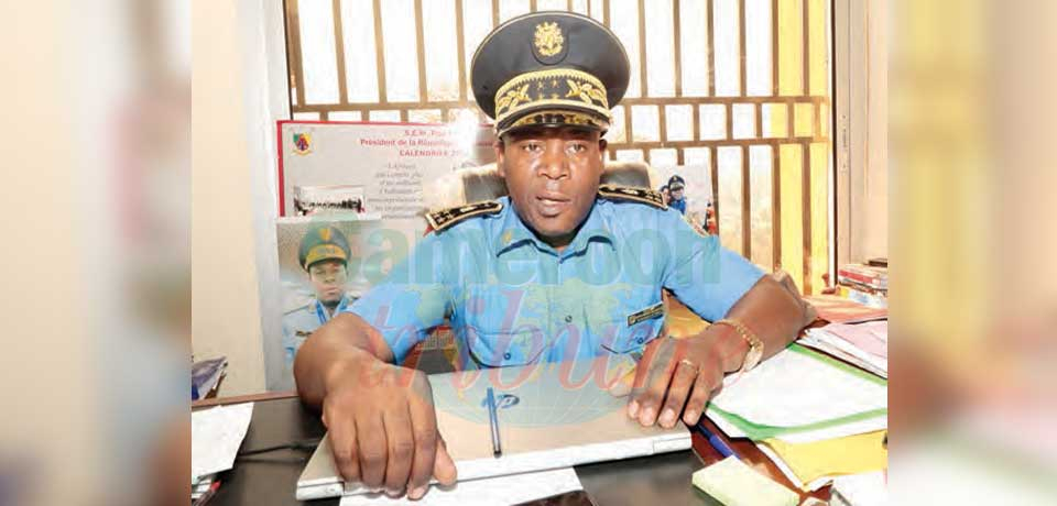 Commissaire de police Narcisse Magloire Fotso Makok, chef du Centre régional de traitement des titres identitaires (région du Centre). Commissaire de police Narcisse Magloire Fotso Makok, chef du Centre régional de traitement des titres identitaires (région du Centre).