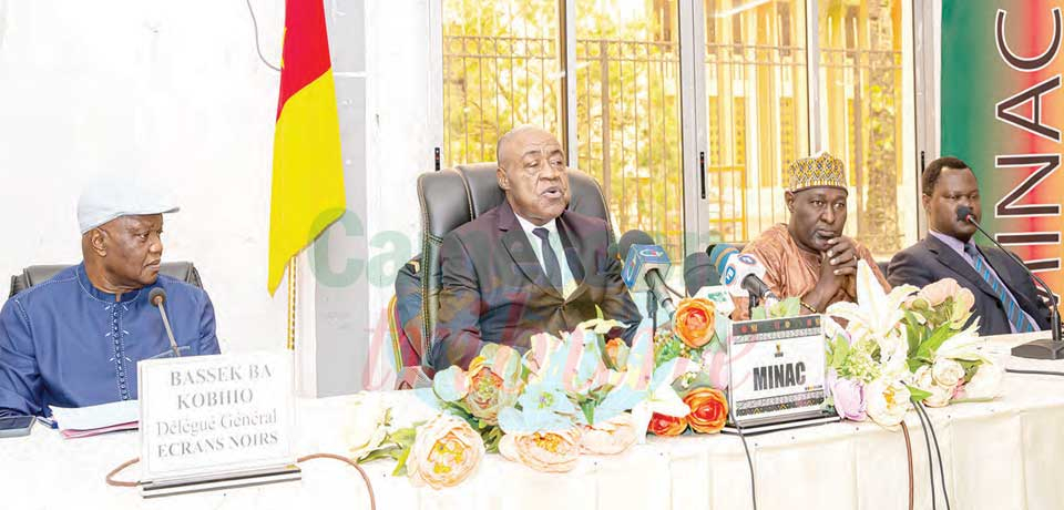 Le ministre Bidoung Mkpatt a reçu hier à Yaoundé en audience Bassek ba Kobhio, délégué général du festival Ecrans noirs, venu présenter le programme prévisionnel de l’édition 2023.