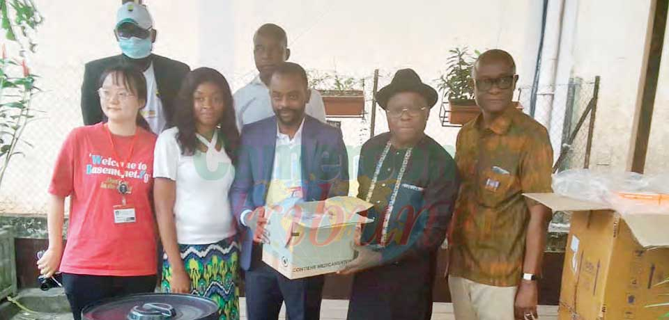 Improving living standards : Douala City Council Receives Medical Equipment