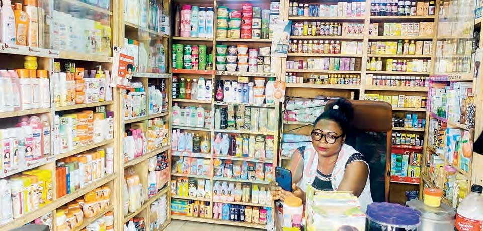 Interdiction des produits « décapants » : on vide les étals ! Interdiction des produits « décapants » : on vide les étals !