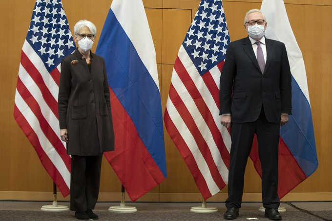 Ukraine:     Américains et Russes en pourparlers