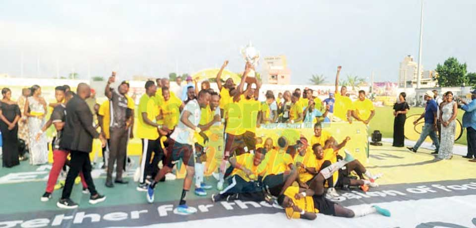 Play Offs MTN Elite : Victoria United Champions