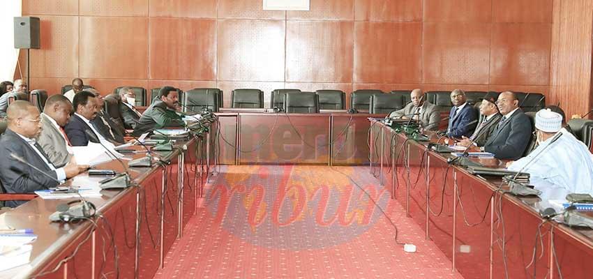 Vote Counting : Commission Hands Report Vote Counting : Commission Hands Report