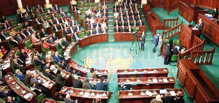 Tunisie : le gouvernement entre en scène Tunisie : le gouvernement entre en scène