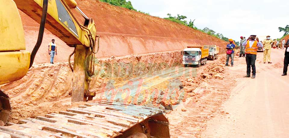 Construction de la route Awae-Esse : ça traîne