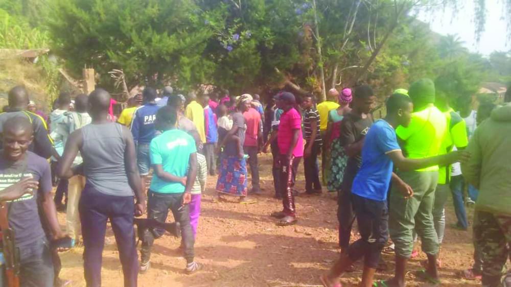 Ngoketunjia Division : Villagers Vent Anger on Fighters, Seize Weapons