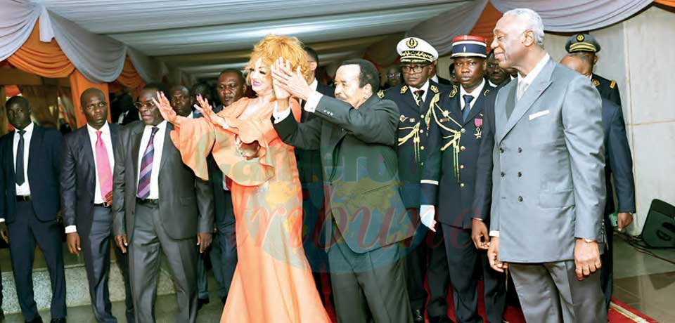 Après les étapes empreintes de solennité hier, une réception très courue a été offerte en soirée par Paul et Chantal Biya au Palais de l’Unité.