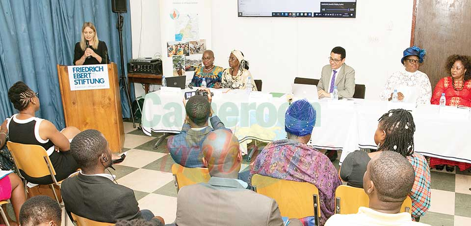 Plaidoyer pour la paix au Cameroun : les femmes se lèvent Plaidoyer pour la paix au Cameroun : les femmes se lèvent