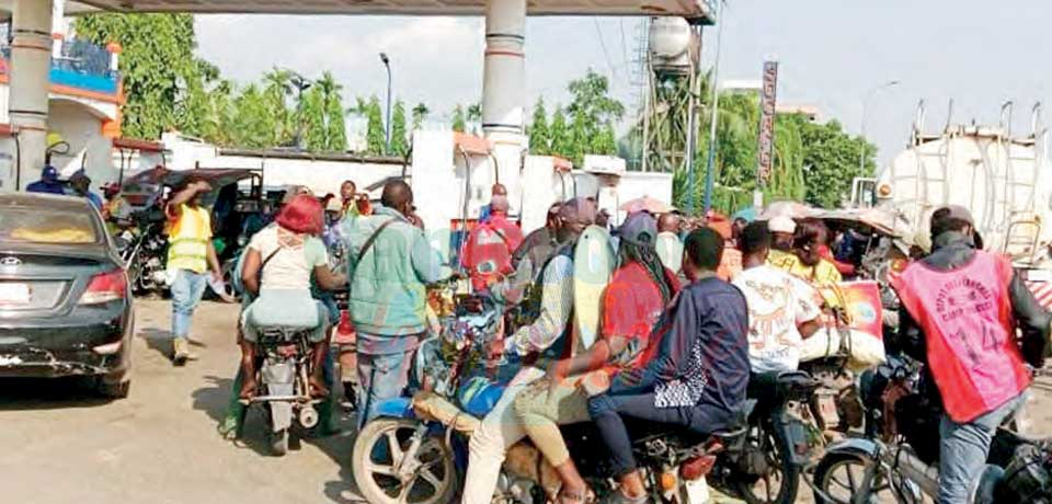 Queues in search of fuel. Queues in search of fuel.