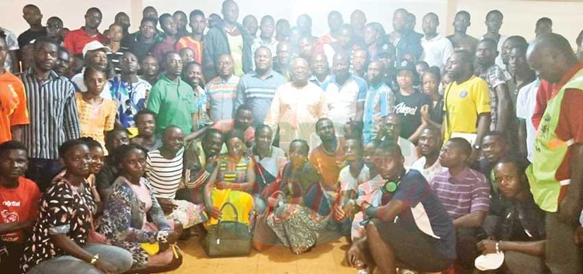 Abong-Mbang : le Minfopra s’entretient avec la jeunesse Abong-Mbang : le Minfopra s’entretient avec la jeunesse