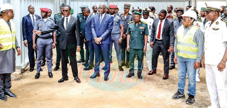 Usine de confection des bottes et tenues militaires: Le ministre sur le chantier
