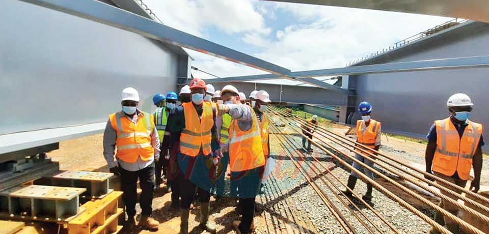 Aménagements autour du Barrage de Lom-Pangar : le pont de Touraké prend forme Aménagements autour du Barrage de Lom-Pangar : le pont de Touraké prend forme