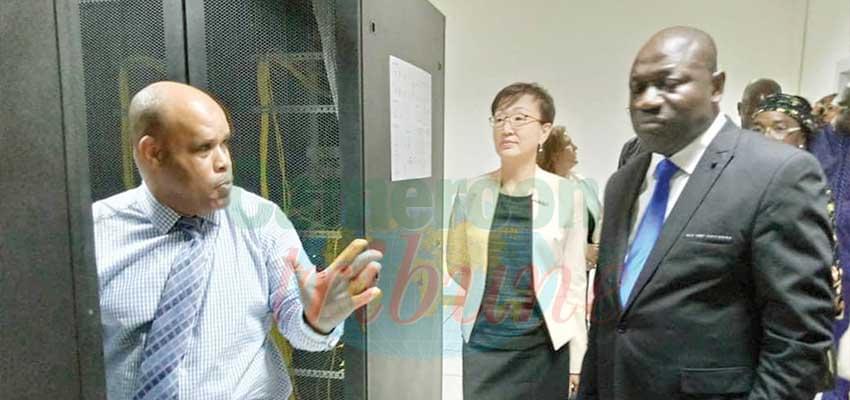 Institutions : South Korea Ambassador Visits Customs Data Centre