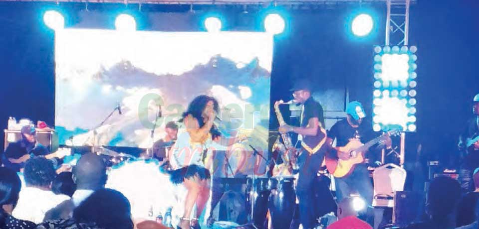 30 ans de carrière : Annie Anzouer enchante Douala 30 ans de carrière : Annie Anzouer enchante Douala