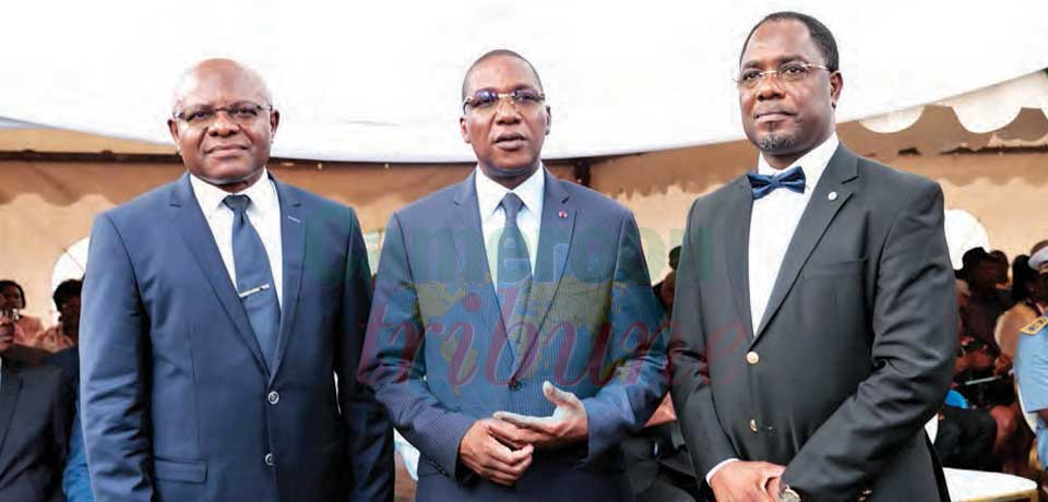 Le directeur général, Félicien Ntone-Enyime, et son adjoint, André Eballe Ongbwa ont été installés vendredi dernier par Manaouda Malachie, ministre de la Santé publique. Le directeur général, Félicien Ntone-Enyime, et son adjoint, André Eballe Ongbwa ont été installés vendredi dernier par Manaouda Malachie, ministre de la Santé publique.