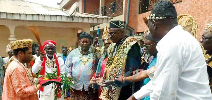 Tous unis pour la paix au Cameroun.