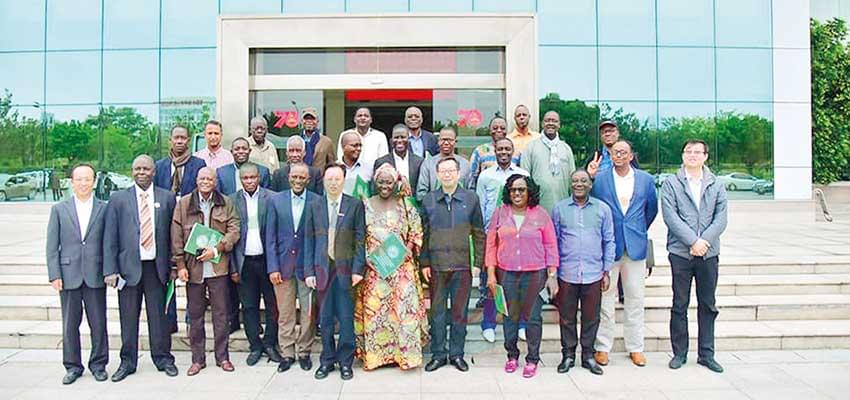 Some African journalists and researchers in FUFA to learn about Juncao Technology.