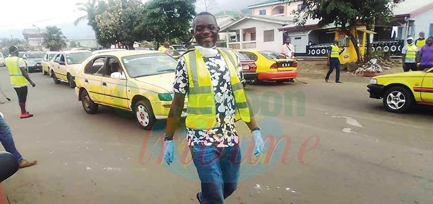 Buea : Taxi Drivers Receive 200 Nose Masks, Hand Sanitizers Buea : Taxi Drivers Receive 200 Nose Masks, Hand Sanitizers