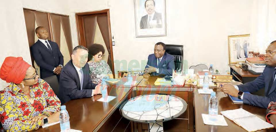 Coopération Cameroun-Royaume-Uni : Barry Lowen reçu au Minedub Coopération Cameroun-Royaume-Uni : Barry Lowen reçu au Minedub