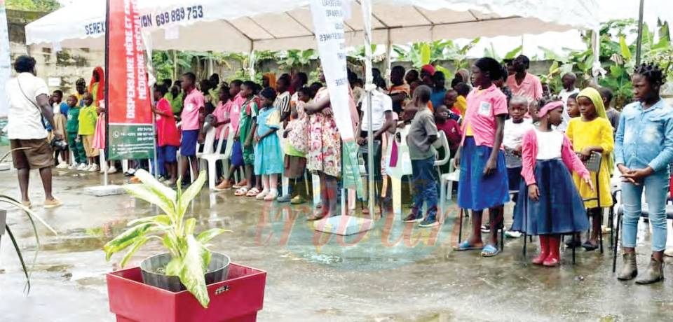 Yassa: Des kits pour enfants indigents