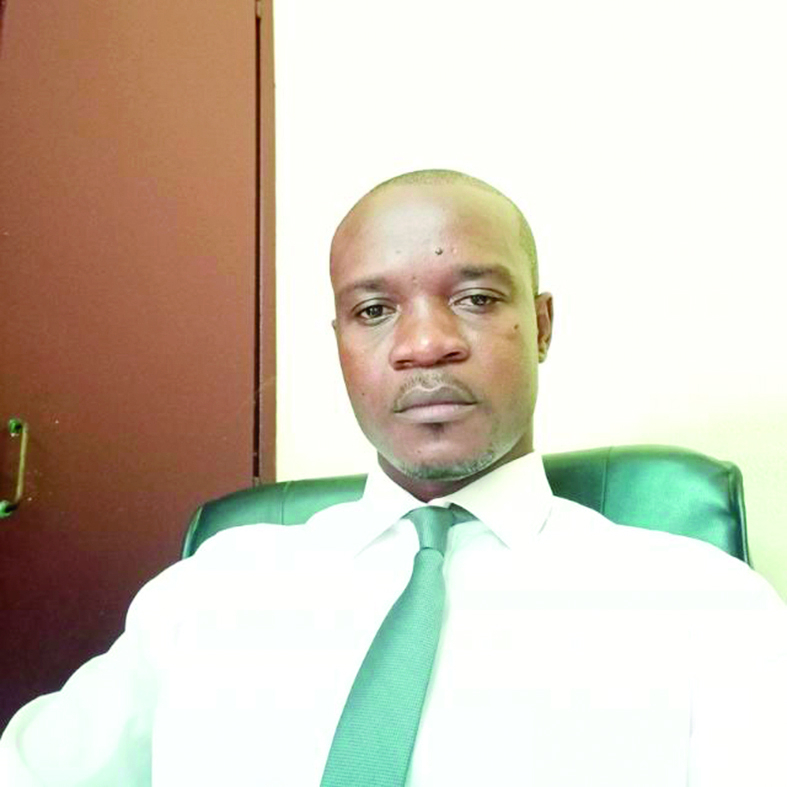 Pr. Aristide M. Menguele Menyengue, maître de conférences en Science politique/Université de Douala.