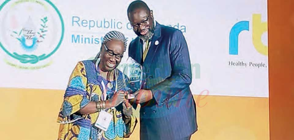 Leadership en santé mondiale : le Pr. Rose Leke honorée Leadership en santé mondiale : le Pr. Rose Leke honorée