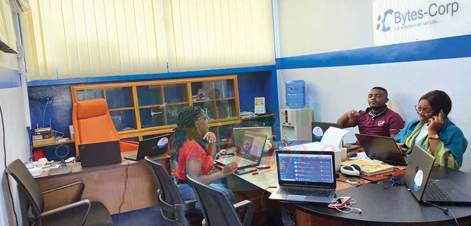 Bytes-Corp : un clic, une solution Bytes-Corp : un clic, une solution