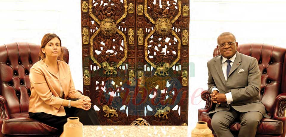 Reçue hier par le Premier ministre, chef du gouvernement, Joseph Dion Ngute, S.E Natalia Sanginiti, nouvel ambassadeur désigné a présenté à son hôte les axes vers lesquels elle entend œuvrer pour booster les échanges entre les deux pays. Reçue hier par le Premier ministre, chef du gouvernement, Joseph Dion Ngute, S.E Natalia Sanginiti, nouvel ambassadeur désigné a présenté à son hôte les axes vers lesquels elle entend œuvrer pour booster les échanges entre les deux pays.