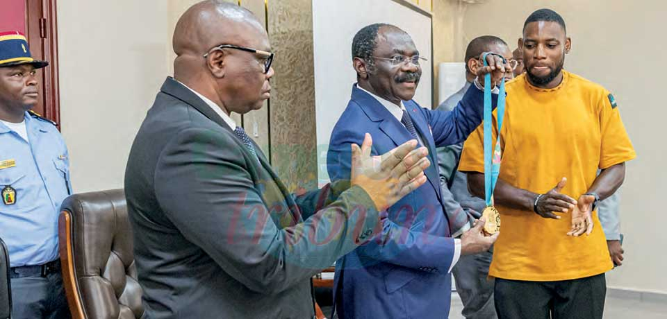 Athlétisme : Emmanuel Eseme, champion doré
