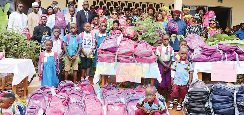 Yaoundé : du sourire pour les élèves déplacés