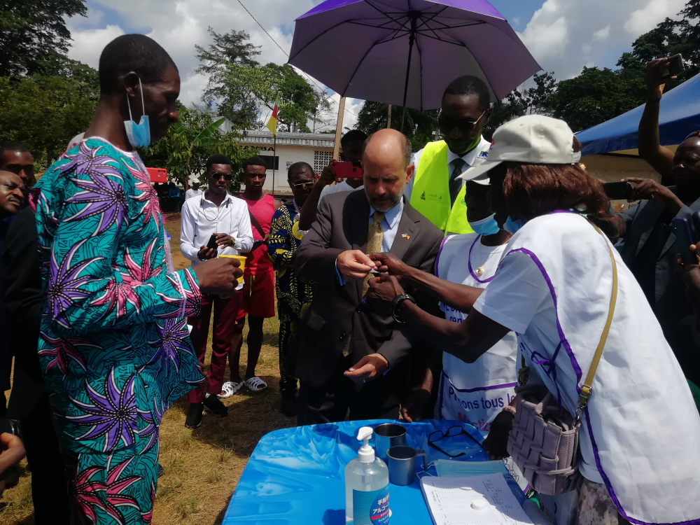 Some 9 million Cameroonians receive Mectizan® tablets each year to prevent River Blindness. Some 9 million Cameroonians receive Mectizan® tablets each year to prevent River Blindness.