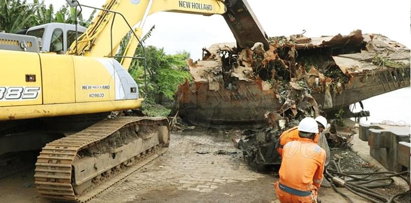 Port de Douala: une dizaine d’épaves retirées du Wouri Port de Douala: une dizaine d’épaves retirées du Wouri