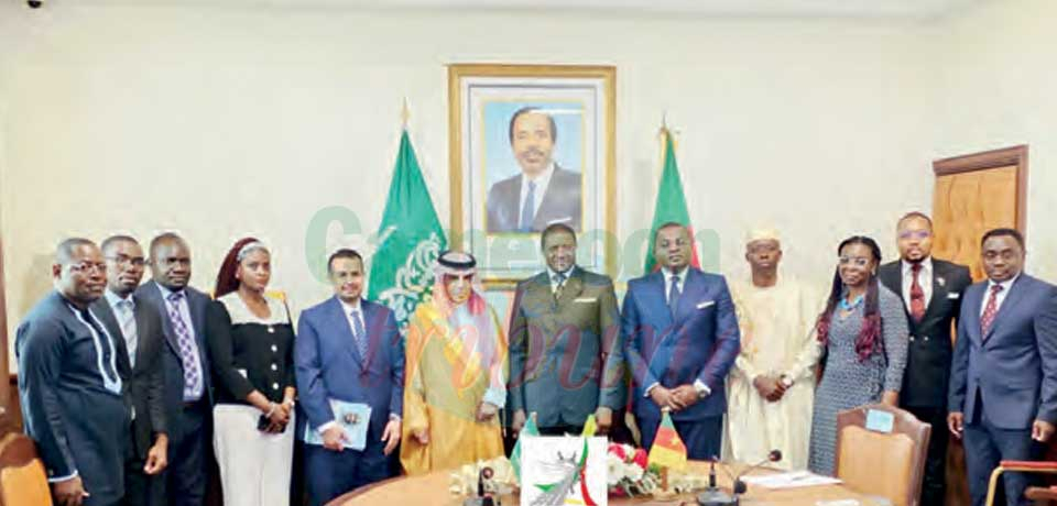 Le ministre Jean Ernest Massena Ngalle Bibehe en a parlé avec l’ambassadeur Faisal Saud Almejfel mardi dernier au cours d’une audience à Yaoundé.
