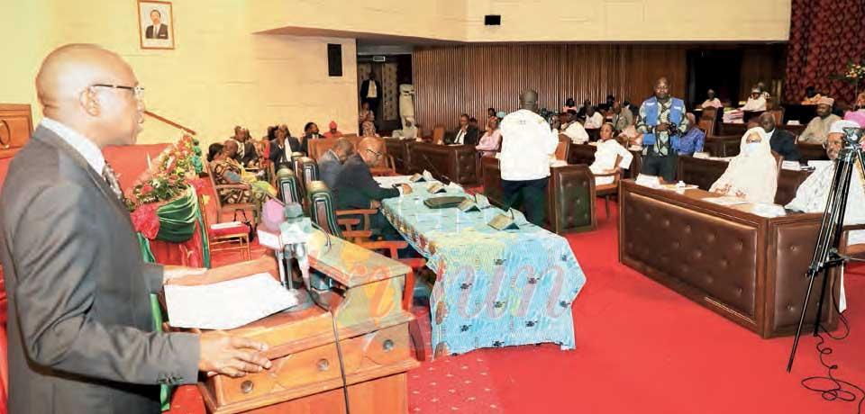 Manaouda Malachie edified Senators on the situation during an exchange workshop with Senators on December 2, 2022.