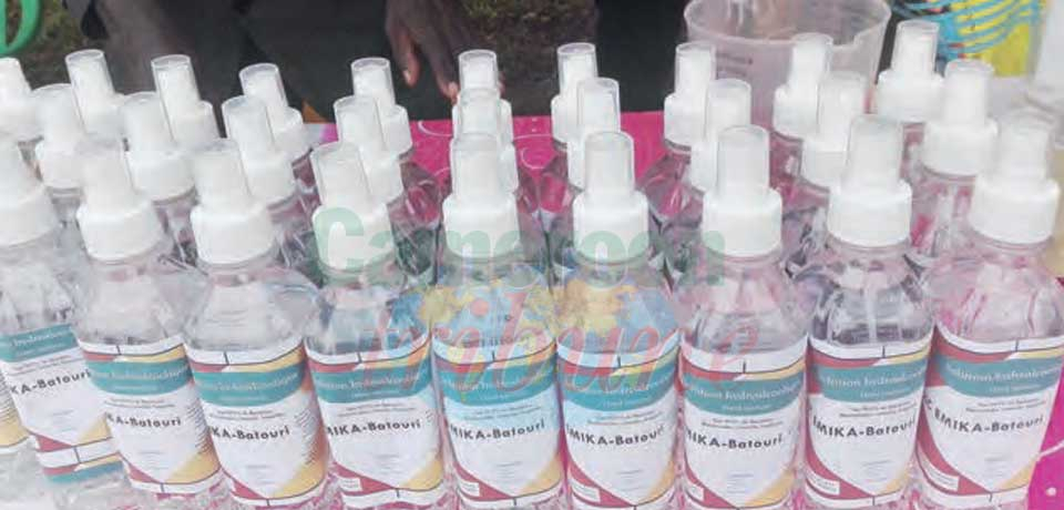 Lutte contre le Covid-19 : du gel hydro-alcoolique made in Batouri Lutte contre le Covid-19 : du gel hydro-alcoolique made in Batouri