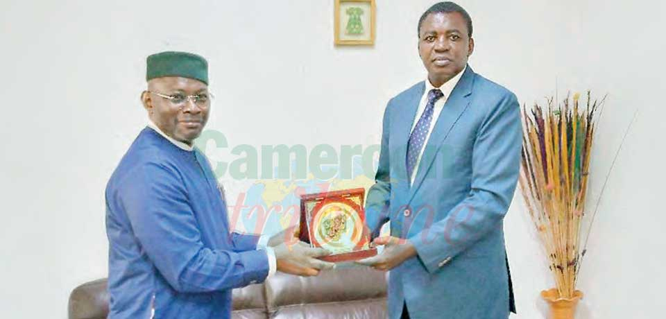 S.E. Abayomi Gabriel Olonisakin a bouclé le 19 mai dernier une visite de travail de 48heure dans la région.