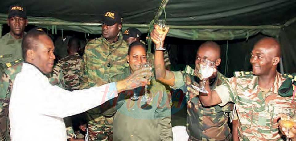 A two-day working visit took Minister Joseph Beti Assomo to the towns of Bertoua and Garoua-Boulai where he shared enthralling moments with soldiers and presided at epaulette award ceremonies for those promoted to higher ranks. A two-day working visit took Minister Joseph Beti Assomo to the towns of Bertoua and Garoua-Boulai where he shared enthralling moments with soldiers and presided at epaulette award ceremonies for those promoted to higher ranks.
