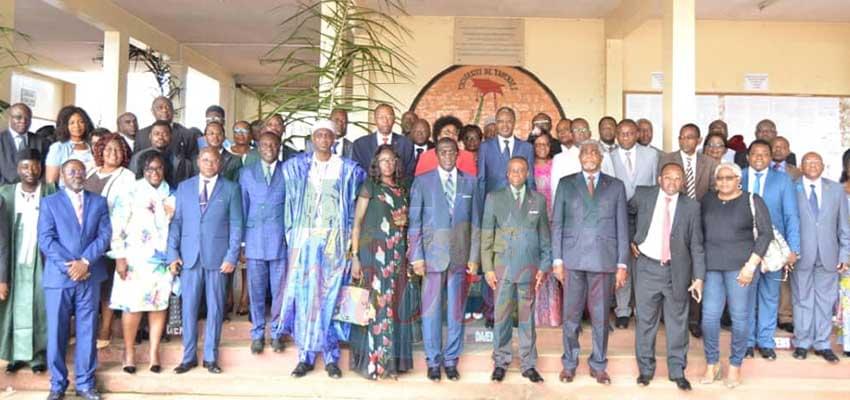 Le ministre d’Etat, Minesup et les membres du CCIU hier à l’ouverture des travaux.