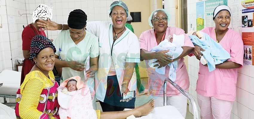 Maternités: trois garçons ouvrent le registre de naissances de 2019