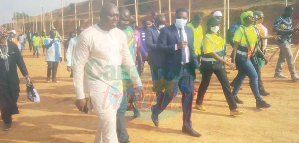 Village de CAN : Olembe dans la danse