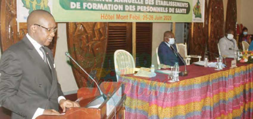 Aides-soignants, sages-femmes et infirmiers : la formation revisitée Aides-soignants, sages-femmes et infirmiers : la formation revisitée