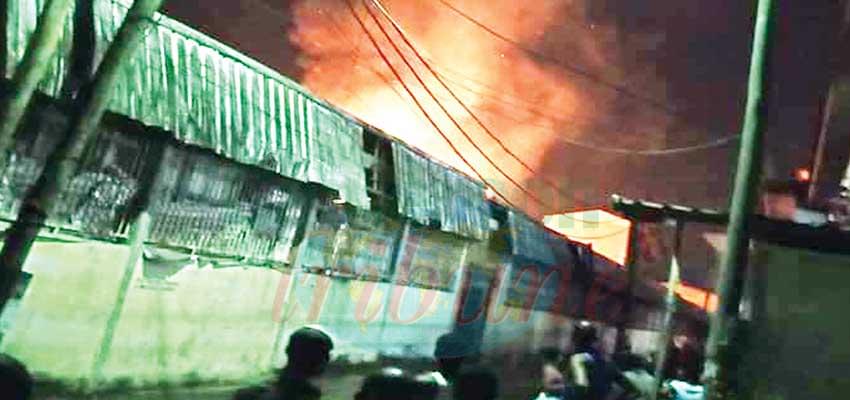 Douala : incendie au marché de la Cité des Palmiers