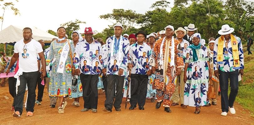 Ekekam III, Ngoas et Akok: tous debout derrière Paul Biya