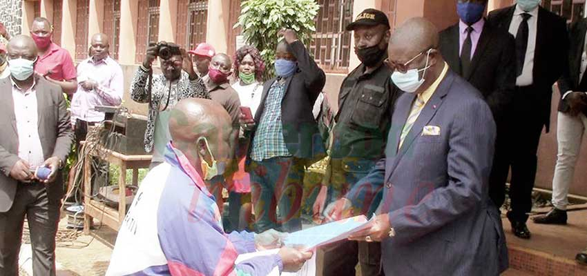 Bafoussam  : les motos-taxis contre le désordre