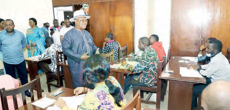 Le ministre Joseph LE a effectué une descente dans cette grande école hier à Yaoundé pour s’assurer du bon déroulement des épreuves et de la sécurisation du processus d’impression.